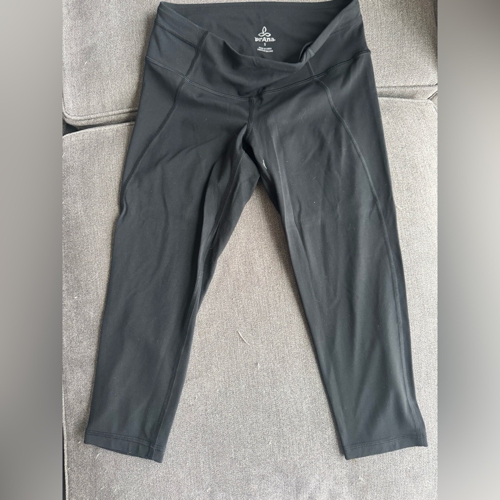 Prana women’s black legging crops
